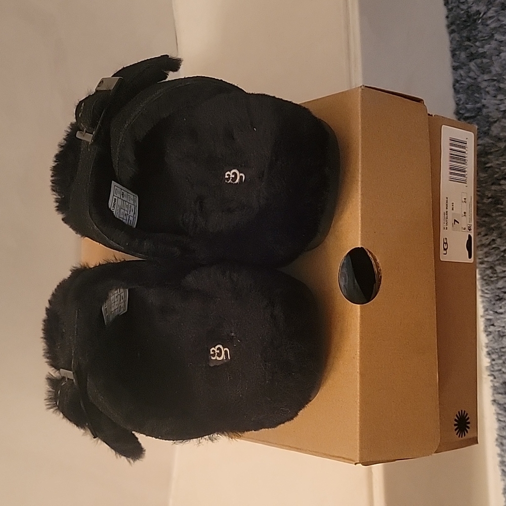 Uggs Sandal - image 4